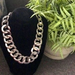 Kate Spade silver tone links necklace.